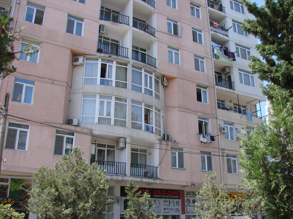 Gigi Apartments Батуми Екстериор снимка