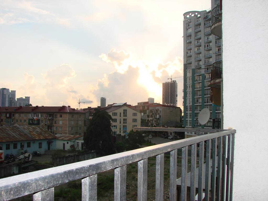 Gigi Apartments Батуми Екстериор снимка