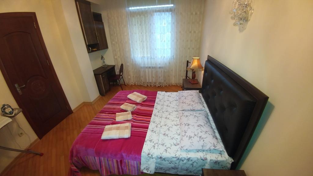 Gigi Apartments Батуми Екстериор снимка