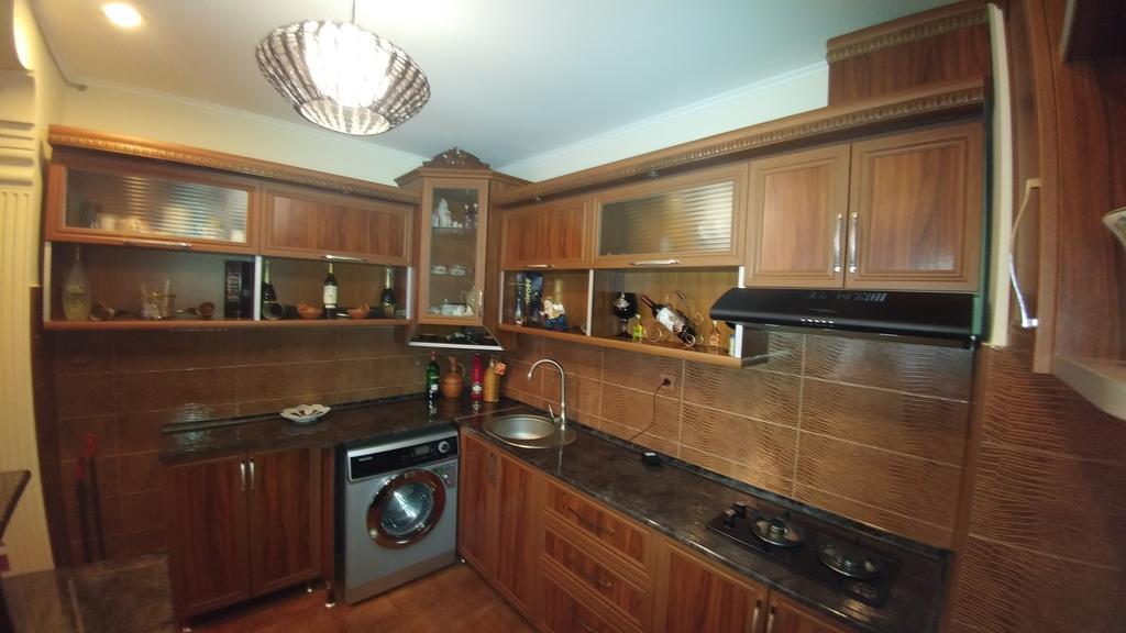 Gigi Apartments Батуми Екстериор снимка
