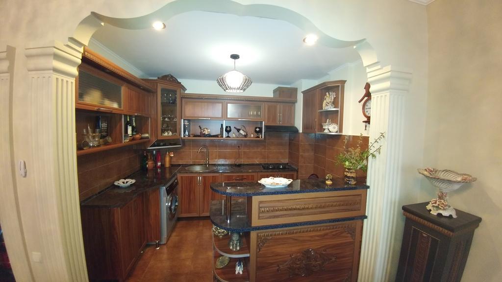 Gigi Apartments Батуми Екстериор снимка