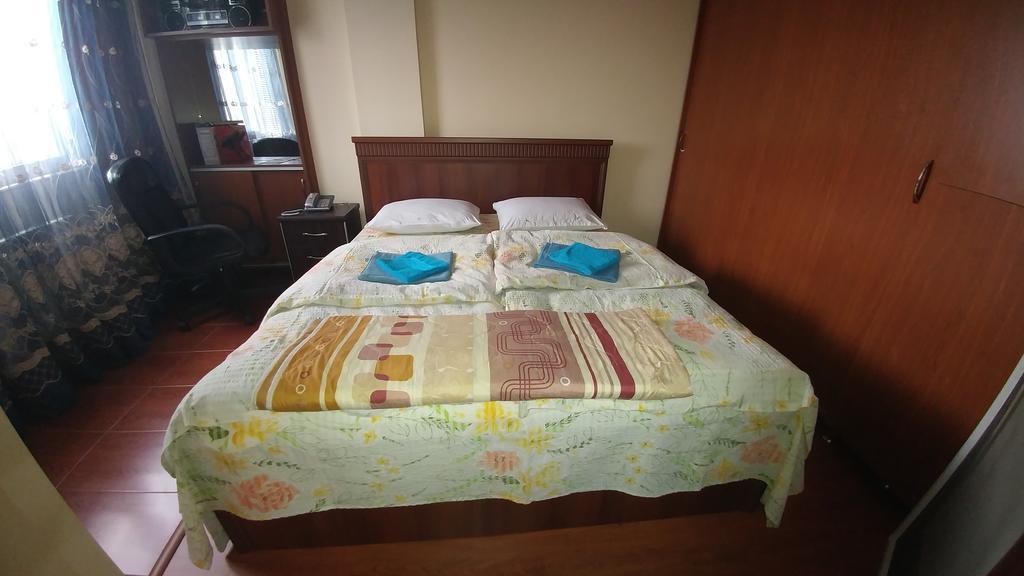 Gigi Apartments Батуми Екстериор снимка